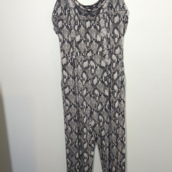 GILLI Womens Snake Print Spaghetti Strap Jumpsuit Size S - Picture 6 of 6